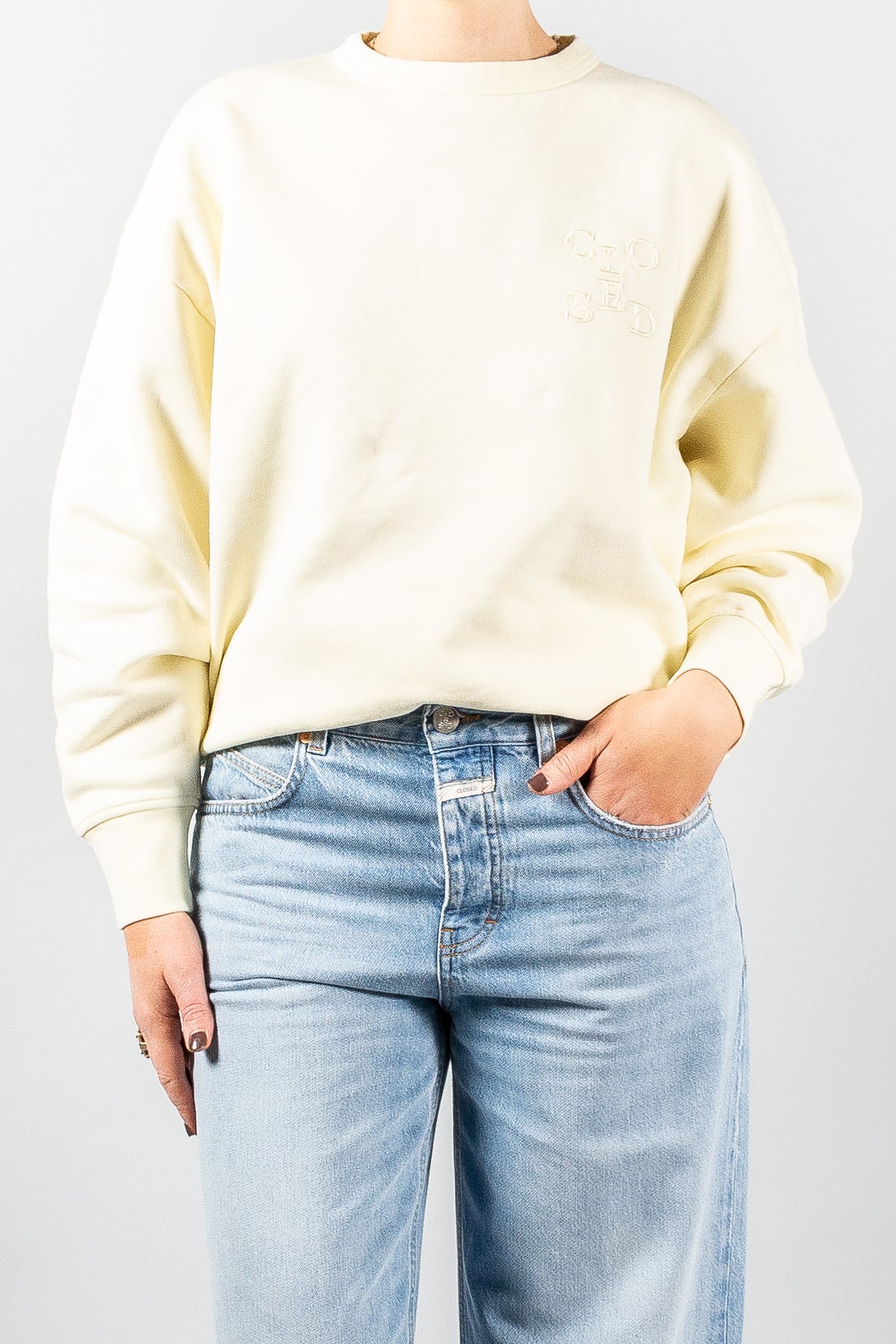 Cream crewneck outlet