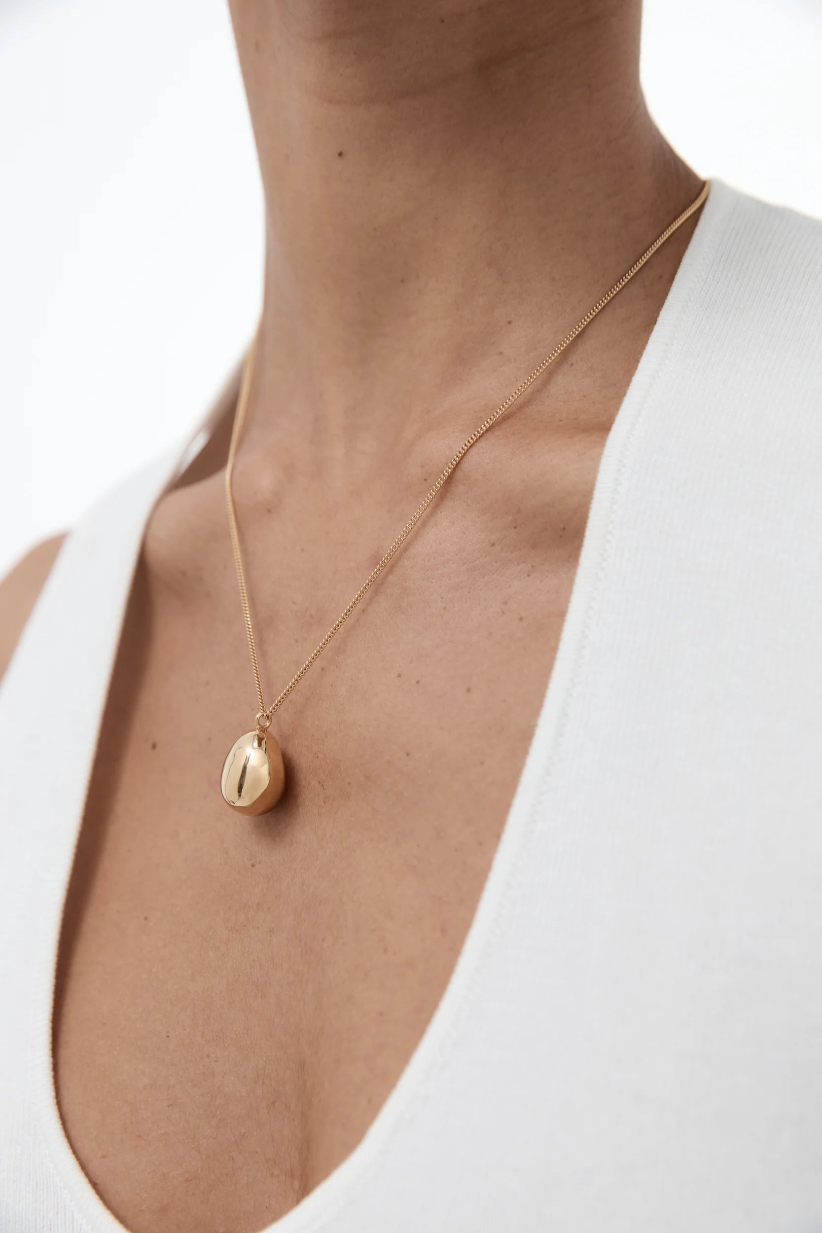 Gold pendant necklace canada discount