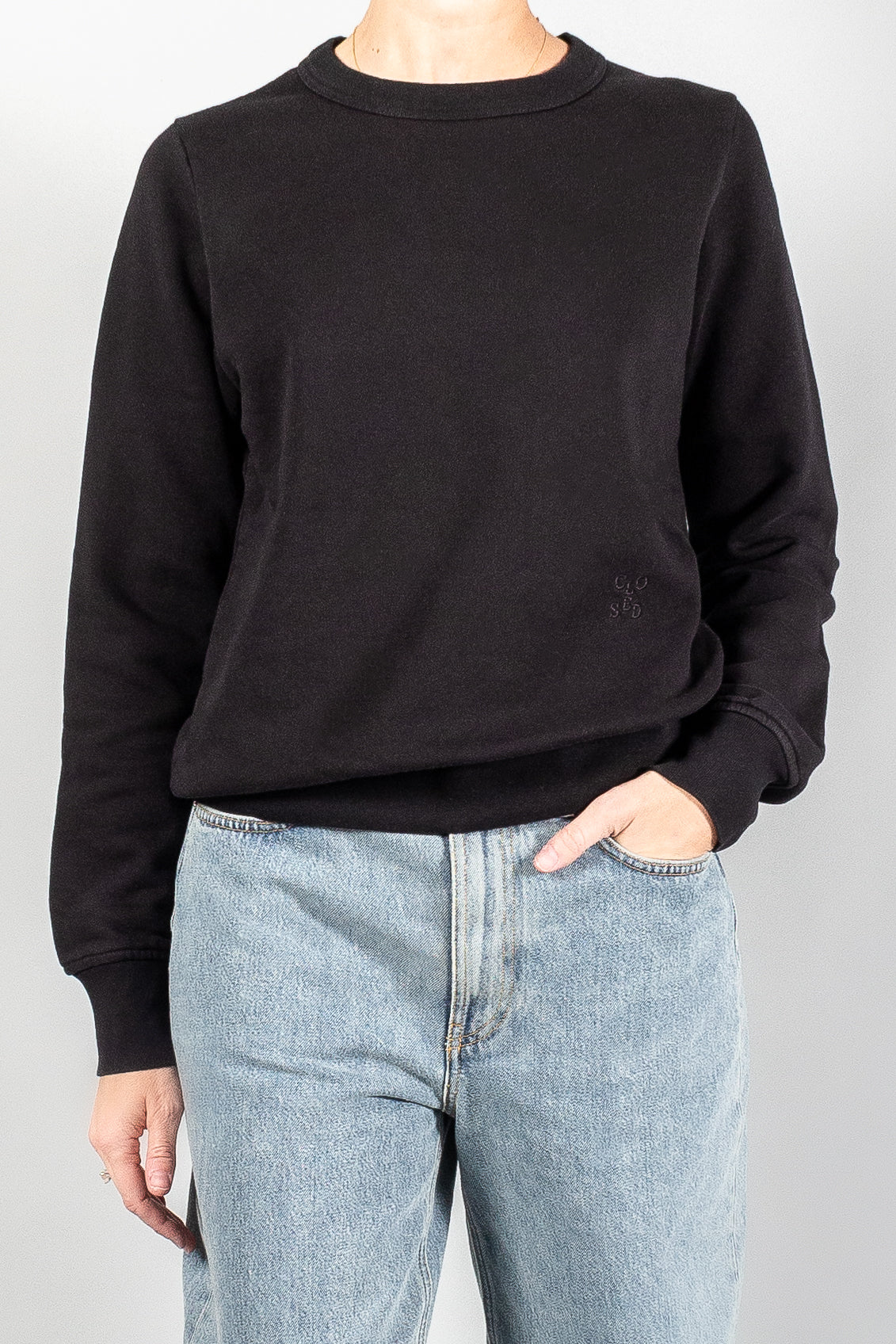 Closed Fitted Crewneck