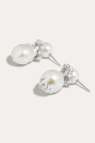 Completed Works P217 Woah! Pearl and Zirconia Earring